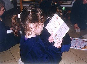 Foto de pequeños lectores